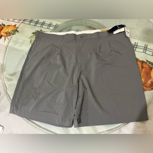 Reebok Men’s Shorts Golf‎ Size 52 SPEEDWiCK Elastic Waistband - Picture 1 of 6